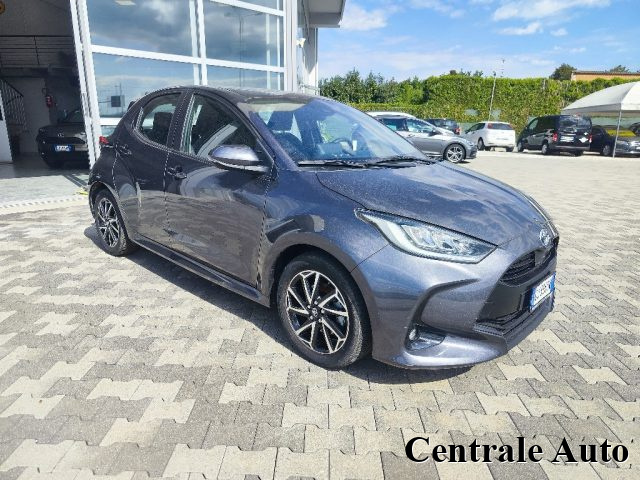 Toyota Yaris 1.5 Hybrid 5 porte Lounge - foto 3 di 4