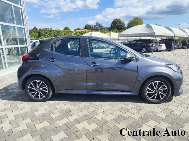 Toyota Yaris 1.5 Hybrid 5 porte Lounge - foto 4 di 4