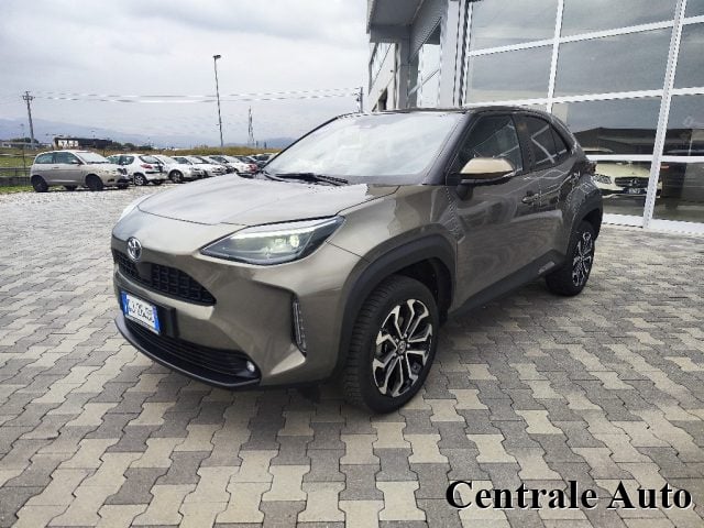 Toyota Yaris Cross 1.5 Hybrid 5p. E-CVT AWD-i Trend, del 2022, 71.662 km, in vendita a Montecchio Maggiore (VI)