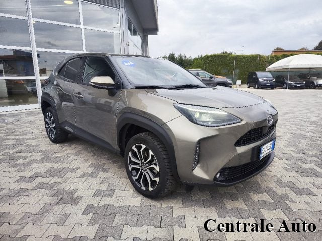 Toyota Yaris Cross 1.5 Hybrid 5p. E-CVT AWD-i Trend - foto 3 di 4