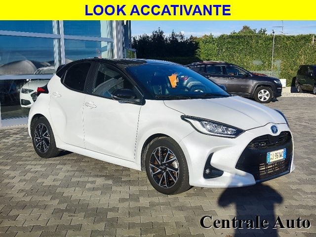 Toyota Yaris 1.5 Hybrid 5 porte Lounge - foto 3 di 4