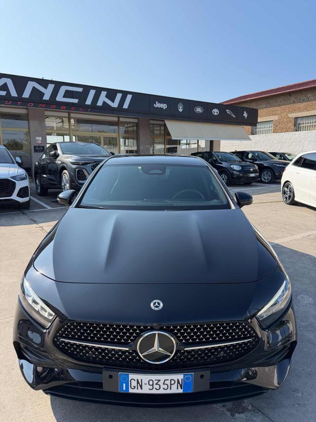 Mercedes-Benz A 180 d Automatic Premium - foto 3 di 4
