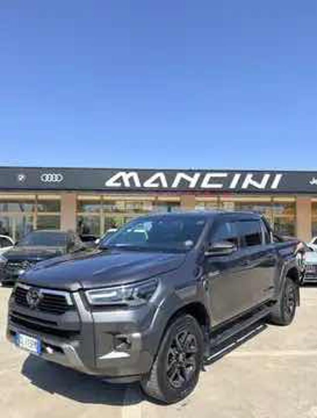 Toyota Hilux 2.8 D A/T 4WD 4 porte Double Cab Invincible usato a CIVITA CASTELLANA