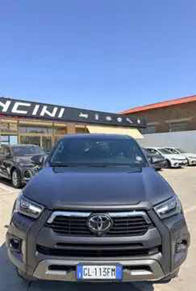Toyota Hilux 2.8 D A/T 4WD 4 porte Double Cab Invincible - foto 2 di 4