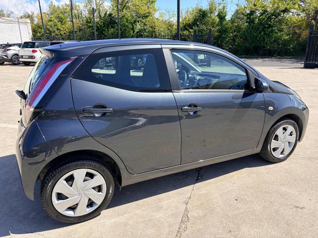 Toyota Aygo 1.0 VVT-i 69 CV 5 porte x-cool TSS - foto 4 di 4