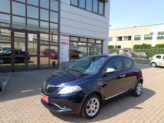 Lancia Ypsilon 1.2 69 CV 5 porte S&S Platinum usato a VIGNATE