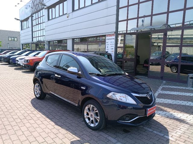Lancia Ypsilon 1.2 69 CV 5 porte S&S Platinum - foto 3 di 4