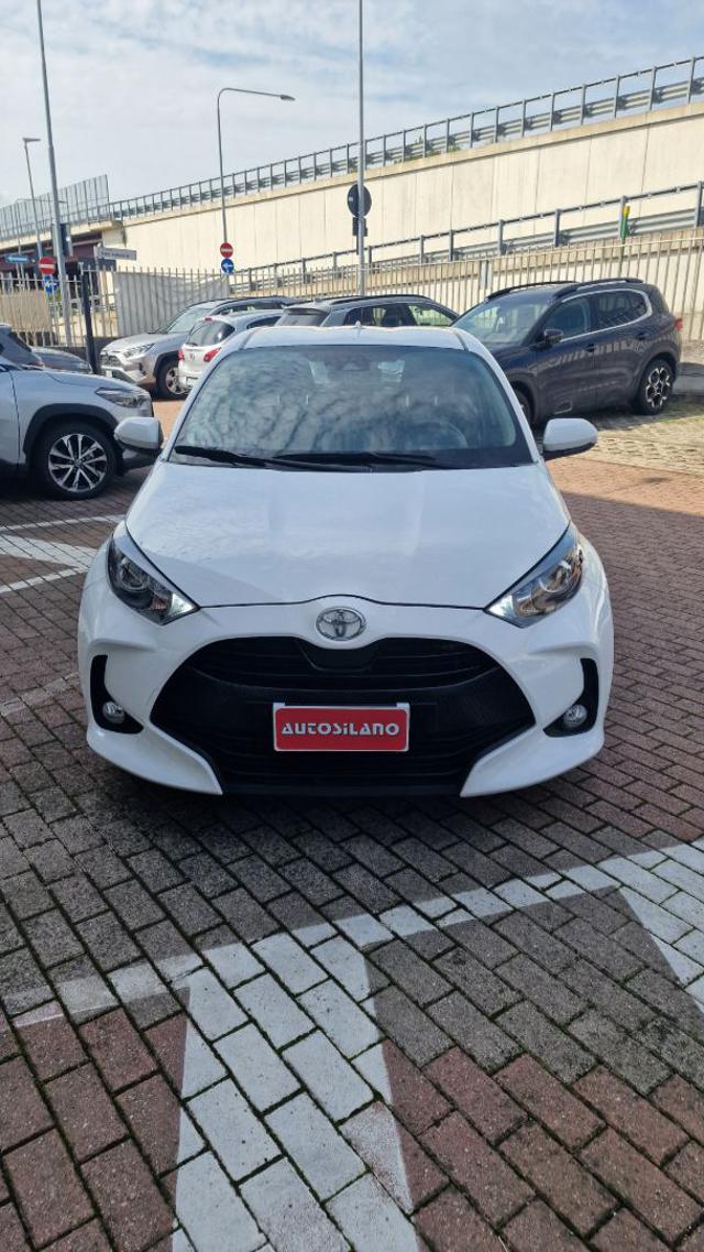 Toyota Yaris 1.0 5 porte Active - foto 2 di 4