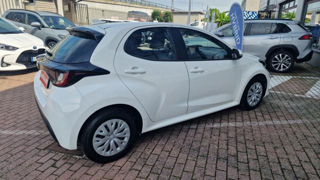 Toyota Yaris 1.0 5 porte Active - foto 4 di 4