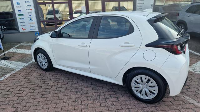 Toyota Yaris 1.0 5 porte Active usato a VIGNATE