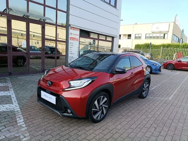 Toyota Aygo X 1.0 VVT-i 72 CV 5 porte Lounge S-CVT, del 2024, 34.948 km, in vendita a Vignate (MI)