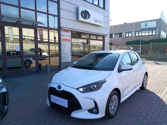 Toyota Yaris 1.5 Hybrid 5 porte Active, del 2023, 79.229 km, in vendita a Vignate (MI)