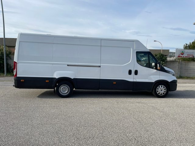 Iveco Daily 35S15 2.3 PL usato a MARTINSICURO
