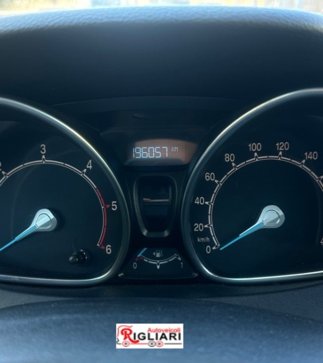 Ford B-Max 1.6 TDCi Individual., del 2013, 196.000 km, in vendita a Teano (CE)