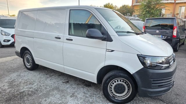 Volkswagen Transporter 2.0 TDI 102CV PC L1H1 Euro6, del 2017, 163.867 km, in vendita a Pavia (PV)