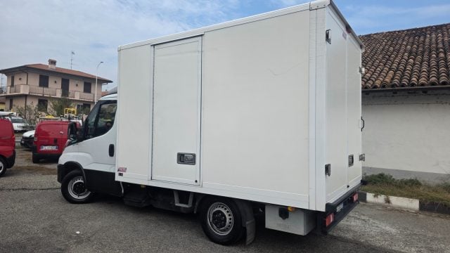 Iveco Daily 35S14N 3.0 CNG PL Furgonato Boxato Metano - foto 2 di 4