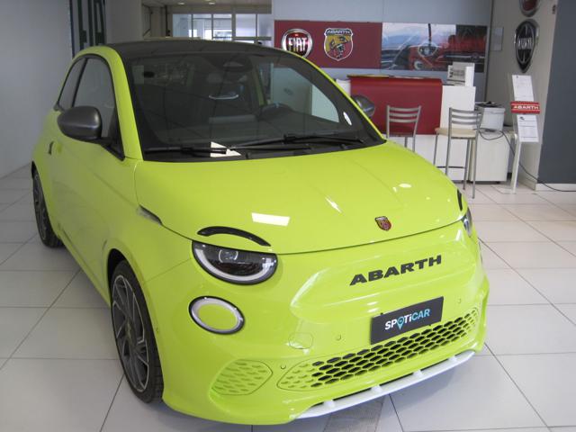 Abarth 500e Scorpionissima - foto 3 di 4