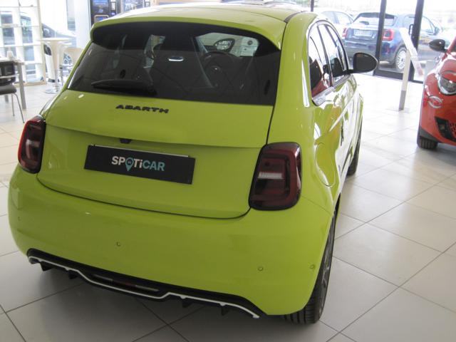 Abarth 500e Scorpionissima - foto 4 di 4