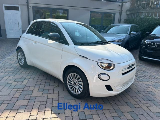 Fiat 500 Berlina Hybrid Pop + pack RADIO KM 0, in vendita a Castello Di Annone (AT)