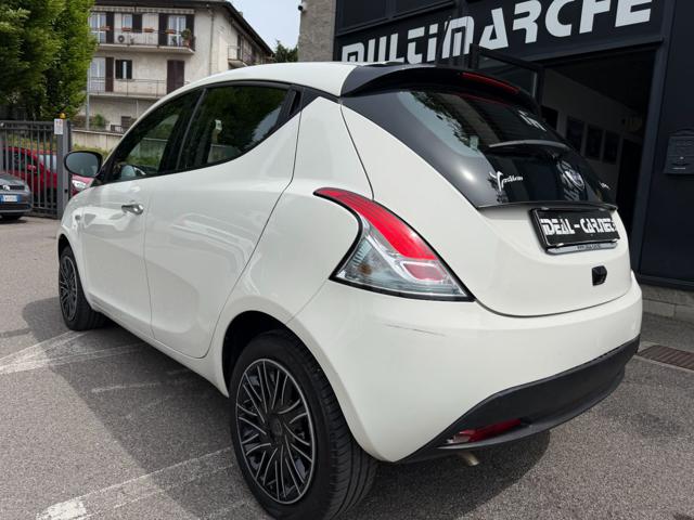 Lancia Ypsilon 1.0 FireFly 5 porte Hybrid Gold - foto 3 di 4