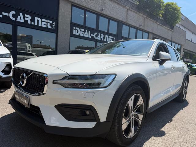 Volvo V60 Cross Country D4 AWD Geartronic usato a SENNA COMASCO