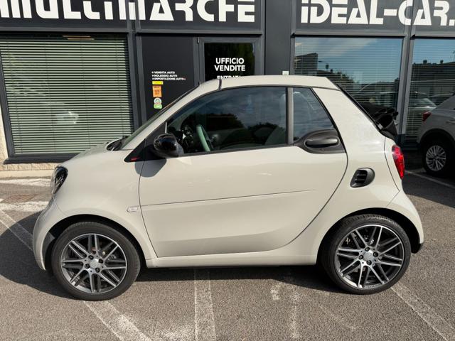 smart forTwo 70 1.0 Twin. Cabrio Brabus Style - foto 2 di 4