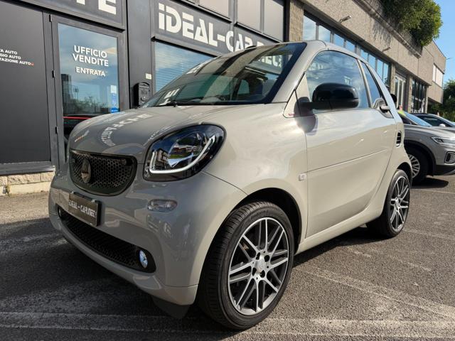 smart forTwo 70 1.0 Twin. Cabrio Brabus Style usato a SENNA COMASCO