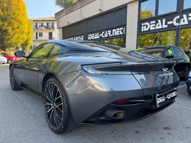 Aston Martin DB11 V8 Coupé - foto 3 di 4