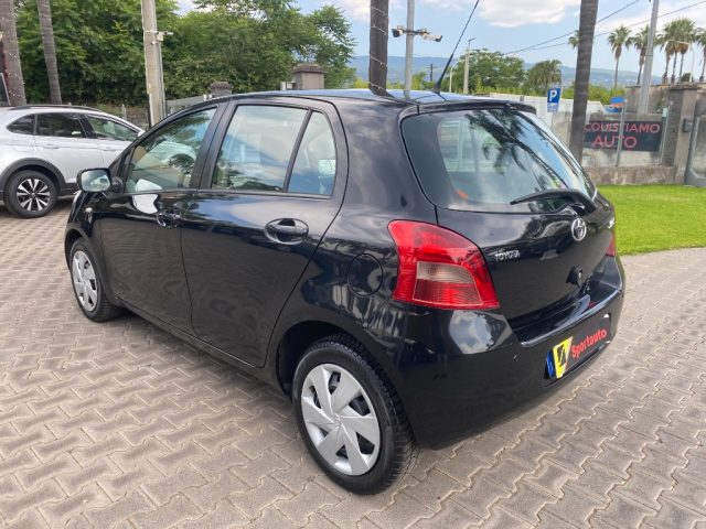 Toyota Yaris 1.3 5 porte Sol - foto 4 di 4