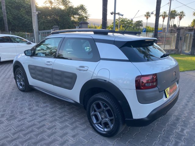 Citroen C4 Cactus PureTech 82 Shine - foto 3 di 4
