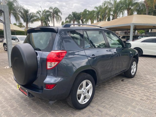 Toyota RAV 4 RAV4 2.2 D-4D 136 CV Sol - foto 3 di 4