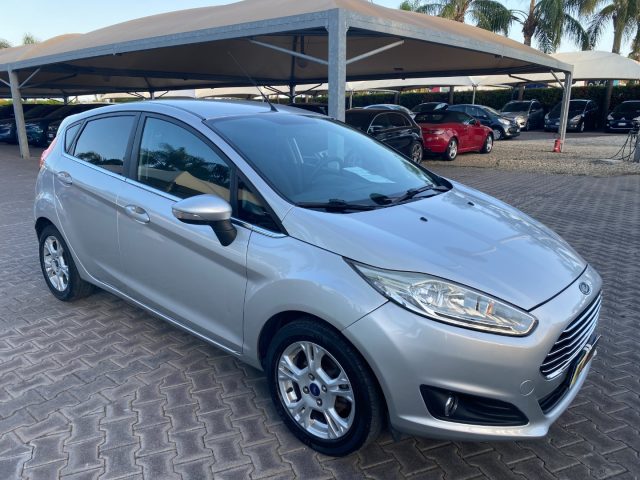 Ford Fiesta 1.5 TDCi 75CV 5 porte Titanium - foto 2 di 25
