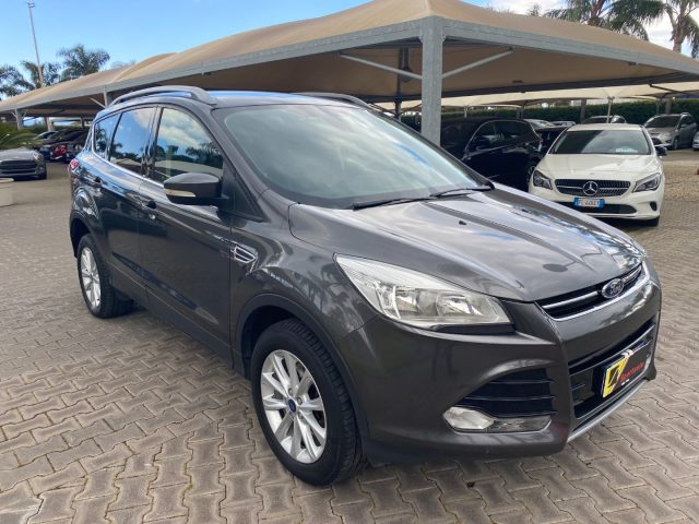 Ford Kuga 2.0 TDCI 150 CV 4WD Powershift Titanium - foto 2 di 30