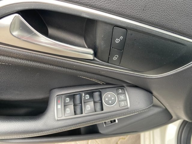 Mercedes-Benz CLA 200 d 4Matic Automatic Sport - foto 4 di 4