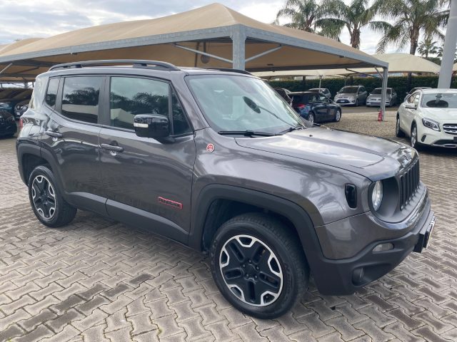 Jeep Renegade 2.0 Mjt 170CV 4WD Trail Rated Trailhawk - foto 2 di 4