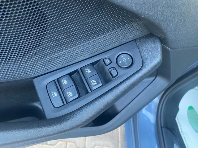 BMW 118 d 5p. Automatic Sport, del 2019, 129.800 km, in vendita a Giarre (CT)