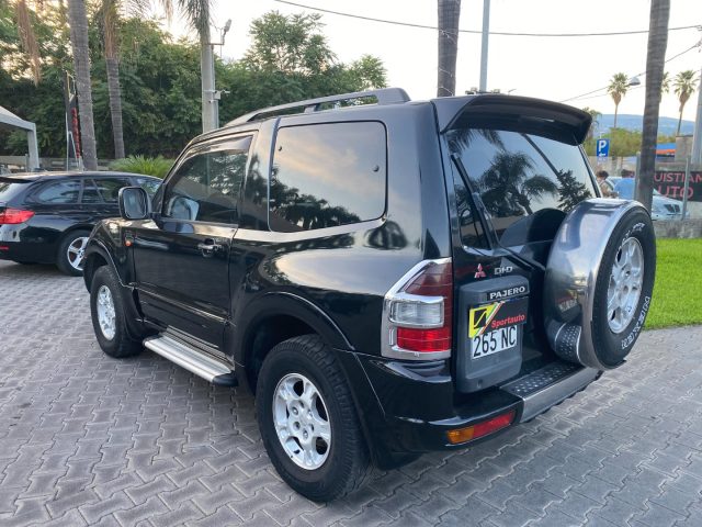 Mitsubishi Pajero 3.2 16V DI-D 3p. GLS - foto 3 di 4