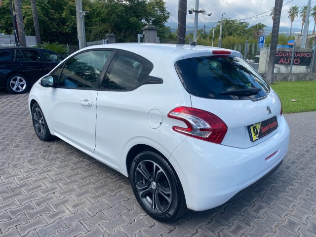 Peugeot 208 1° serie PureTech 82 3 porte - foto 3 di 4