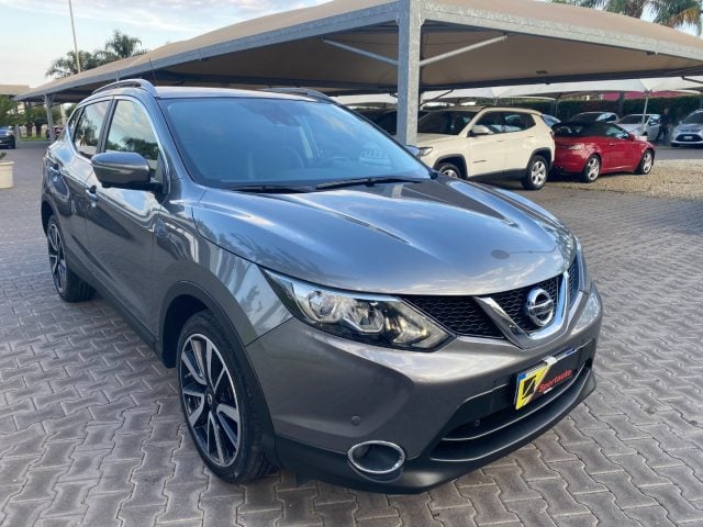 Nissan Qashqai 1.6 dCi 2WD Tekna - foto 2 di 4