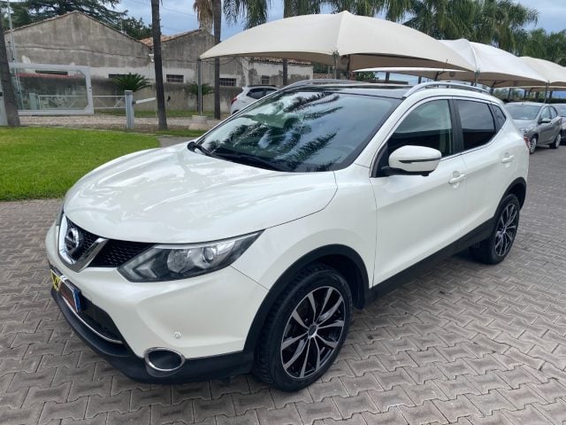 Nissan Qashqai 1.6 dCi 4WD Tekna, del 2015, 167.000 km, in vendita a Giarre (CT)